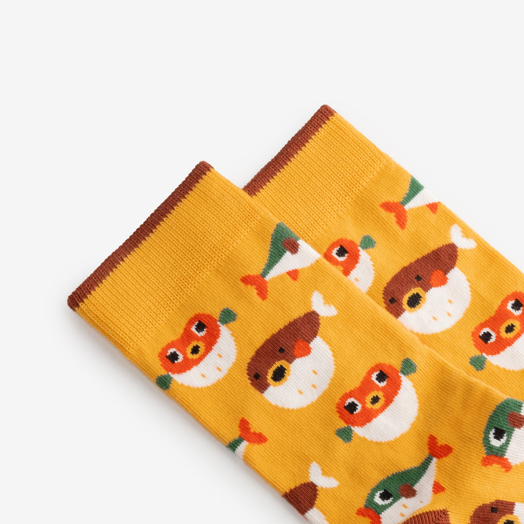 fugu cotton crew socks folded