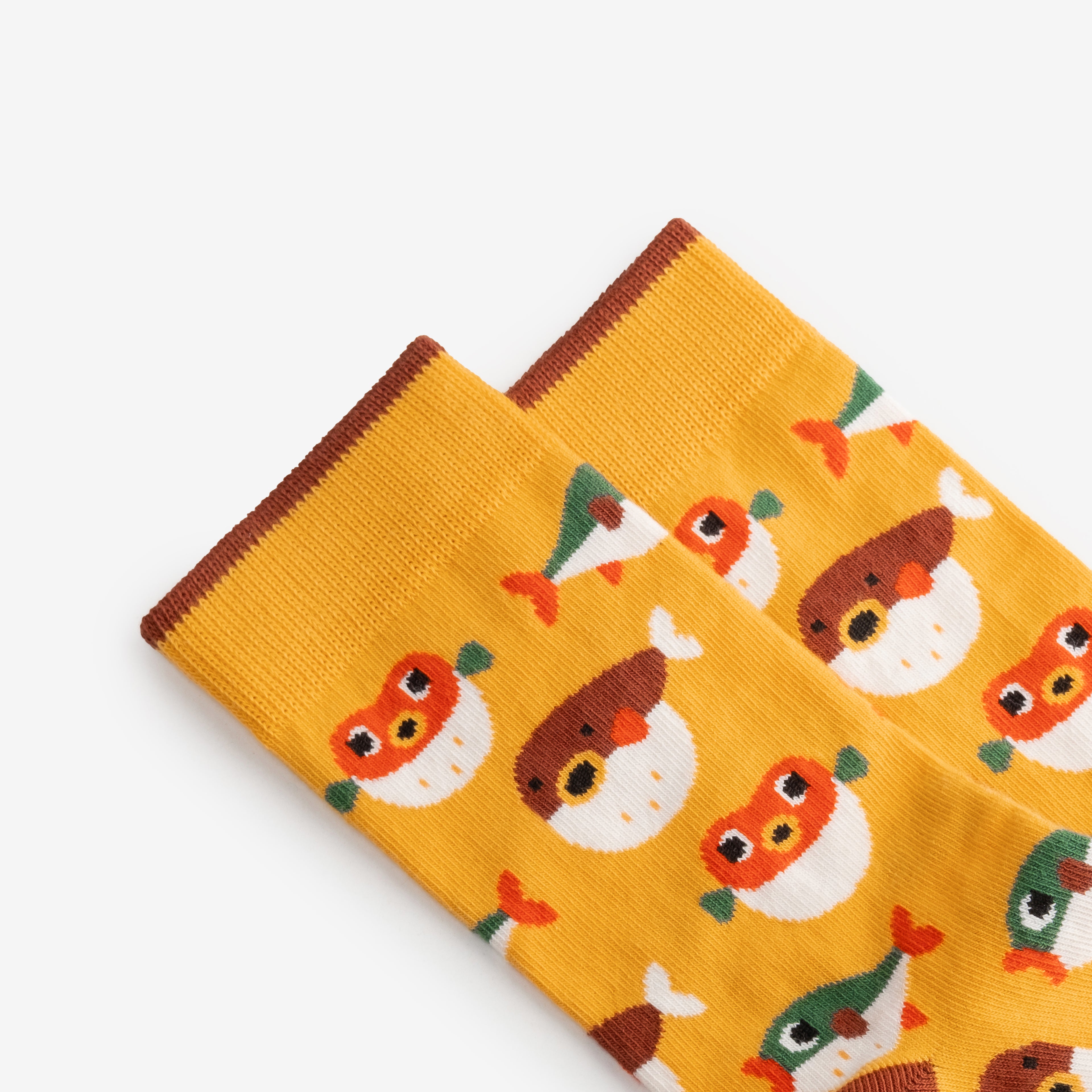 fugu cotton crew socks folded