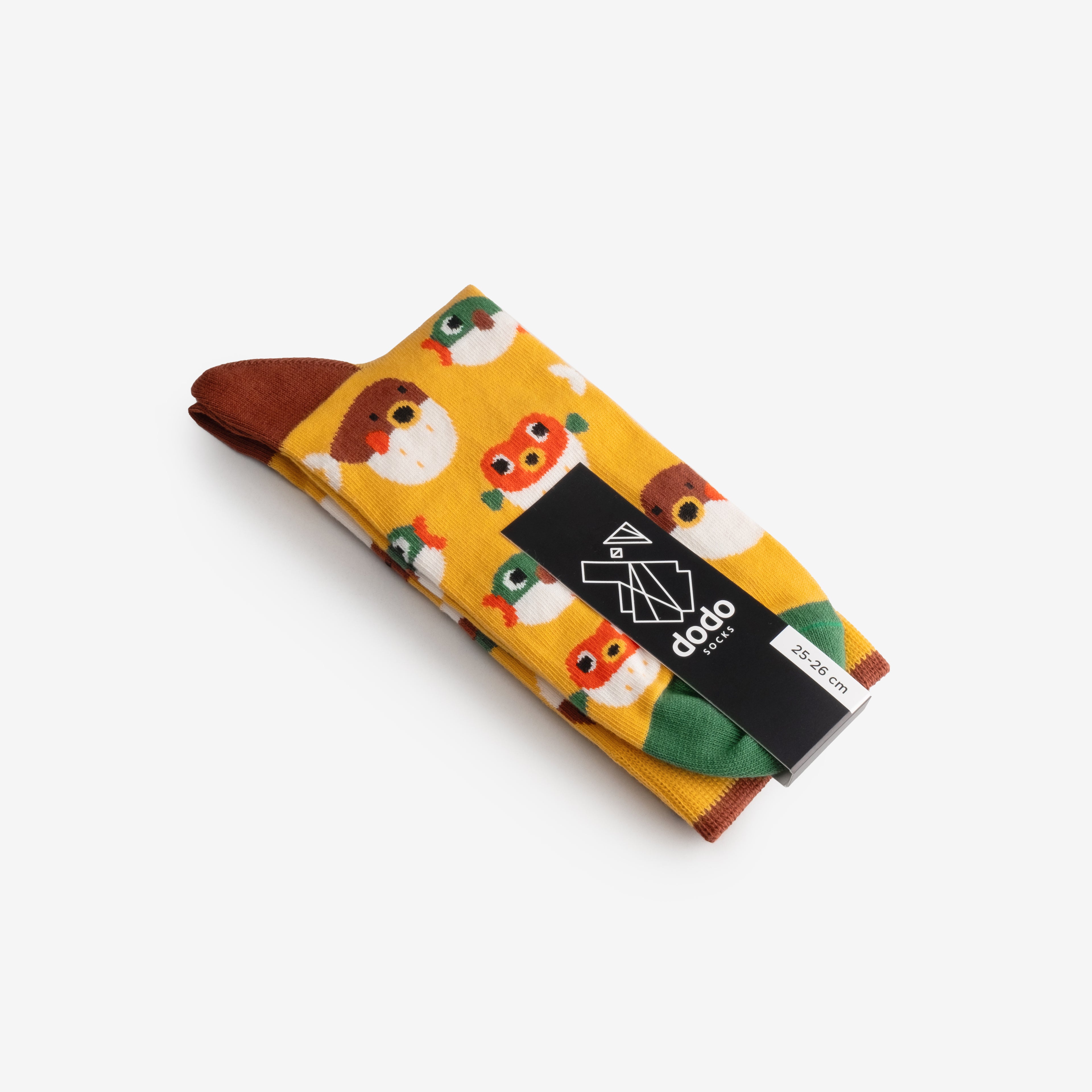 Unique gift idea for ocean lovers: Fugu pufferfish socks in a premium cotton-rich fabric, perfect for teens and families.