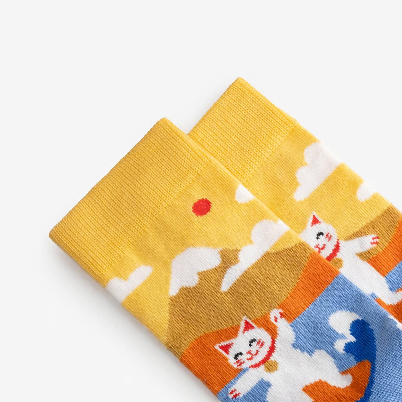 lucky cat cotton crew socks detail