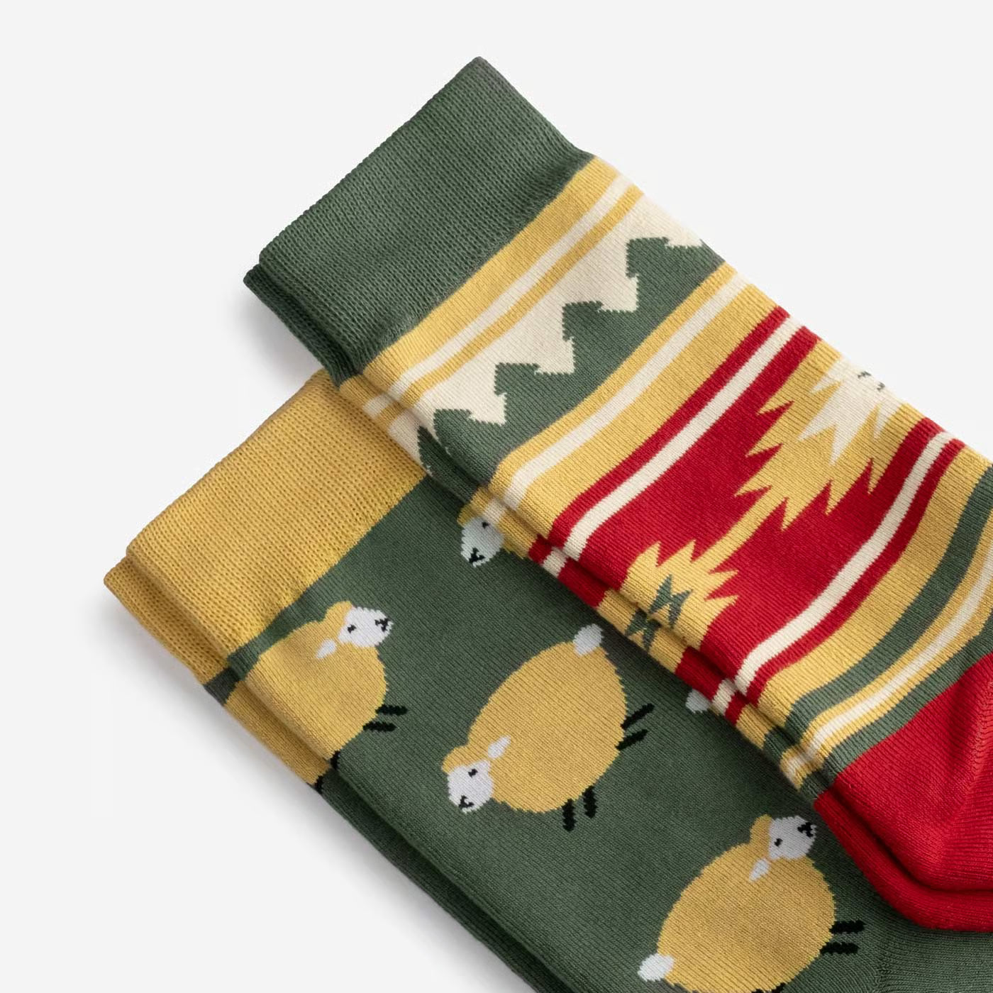 winter patterned cotton crew socks detail